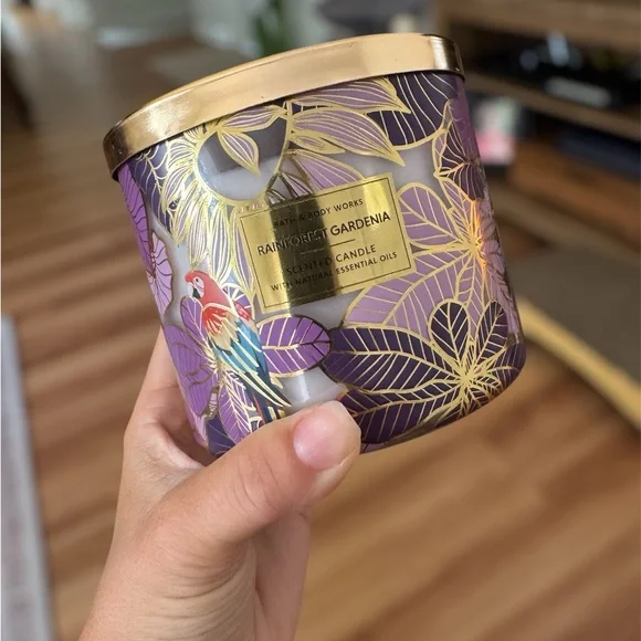 Bath & Body Works Raintforest Gardenia Candle - Picture 1 of 7